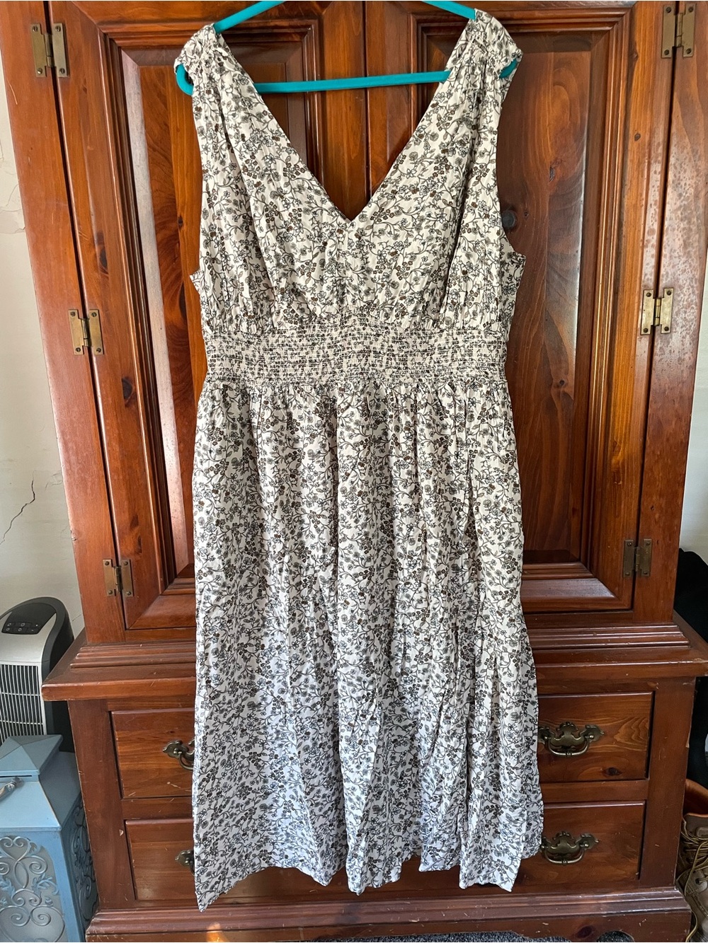 Old Navy White Floral Midi Dress